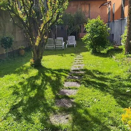 Il Giardino Dei Fiori Apartment *